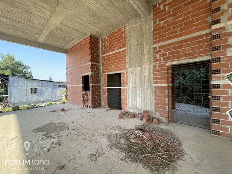 Business bulding 1.400sqm for sale-Thermi