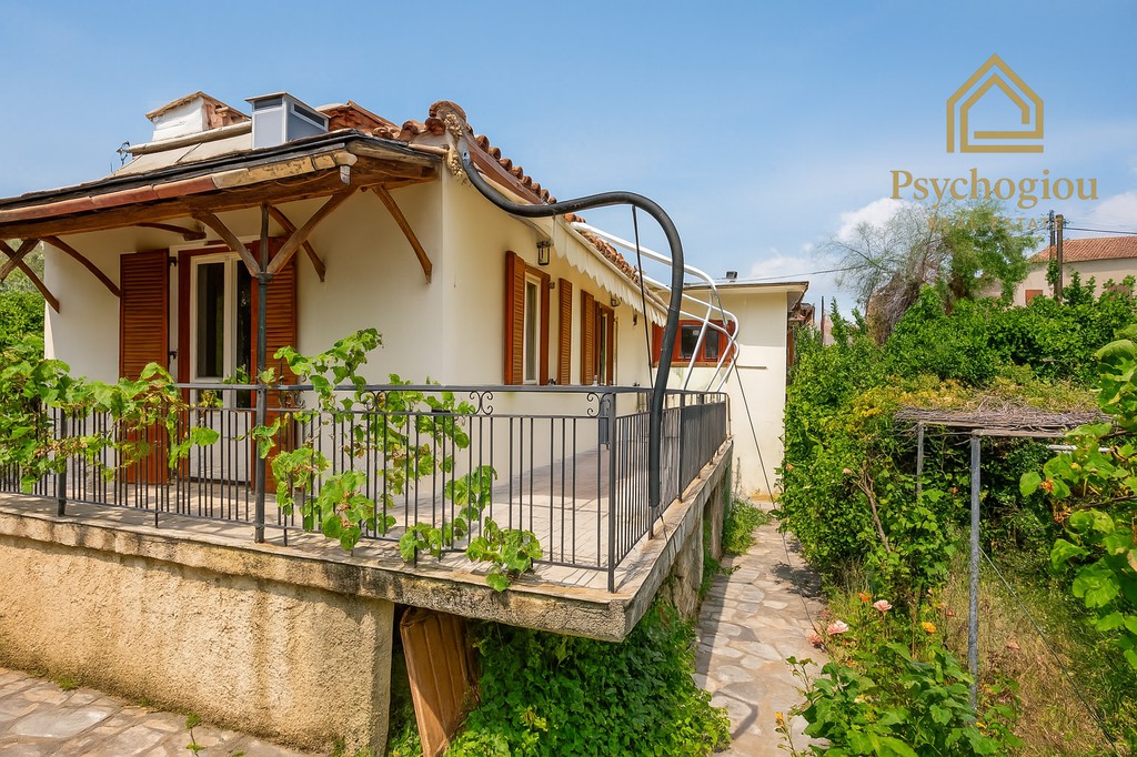 Συγκρότημα διαμερισμάτων 175 τ.μ. πρός πώληση, Φωκίδα, Άμφισσα