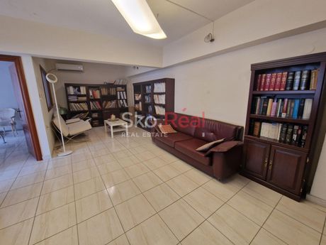 Office 125sqm for rent-Center