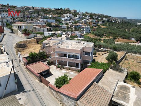 Συγκρότημα διαμερισμάτων 186τ.μ. για πώληση-Γεροπόταμος