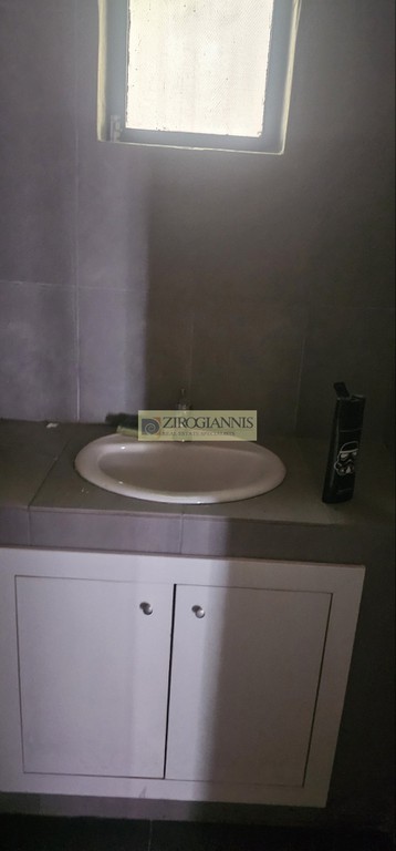 Κατάστημα 126 τ.μ. προς ενοικίαση, Γέρακας