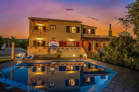 Βίλλα 300τ.μ. για πώληση-Πλατανιάς