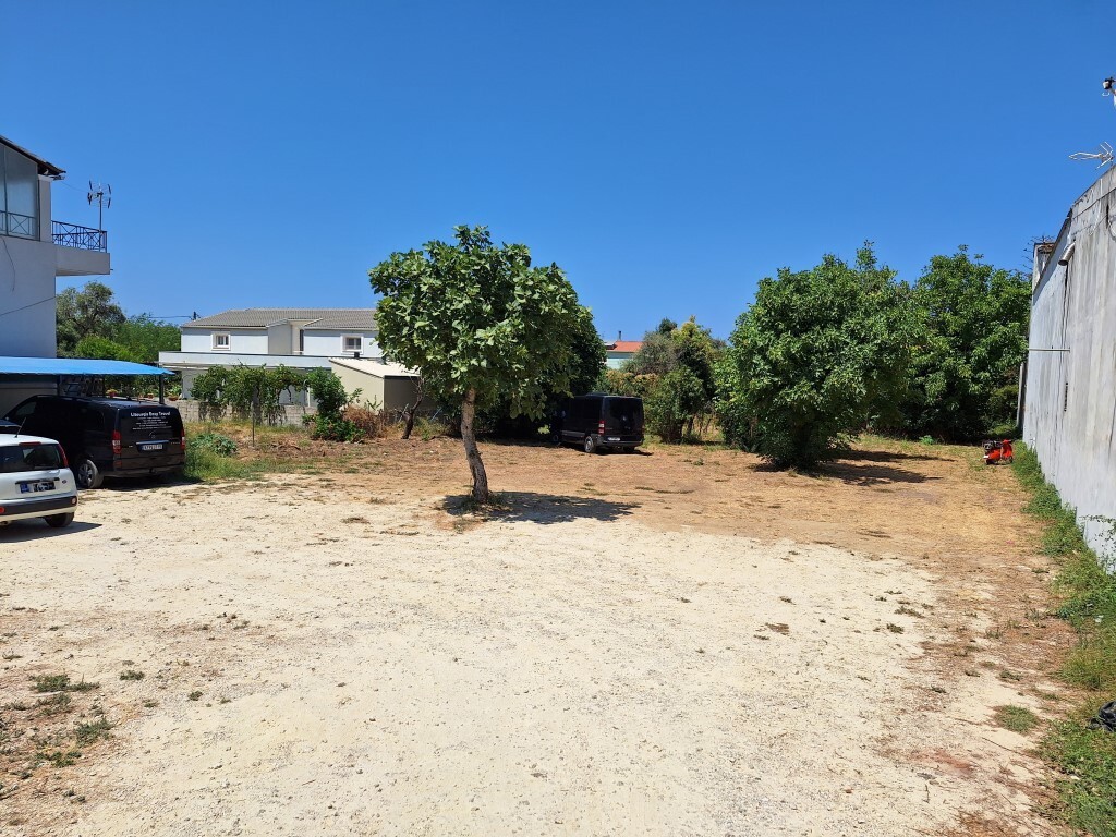Οικόπεδο 4.600 τ.μ. προς πώληση, Θινάλιο