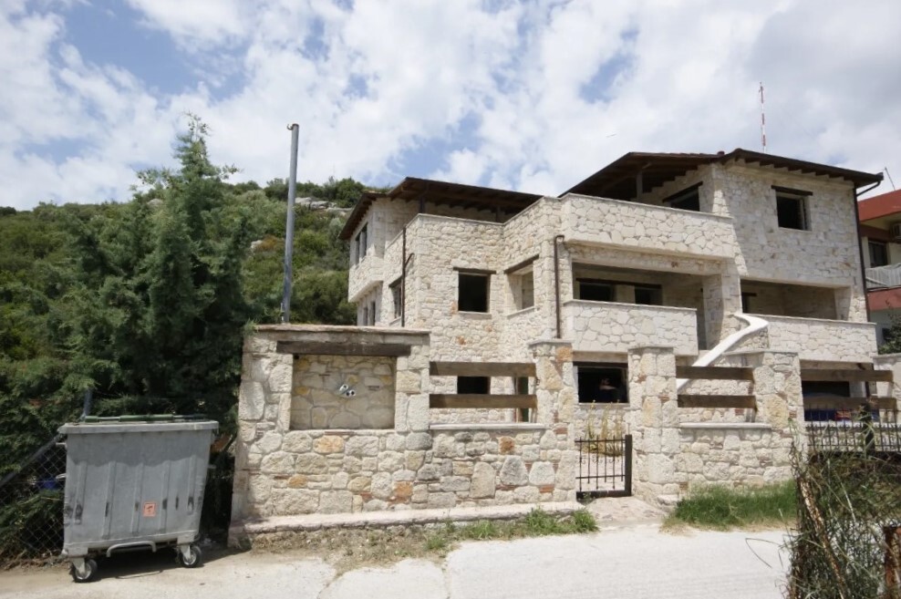 Κτίριο 380 τ.μ. προς πώληση, Δεστενίκα