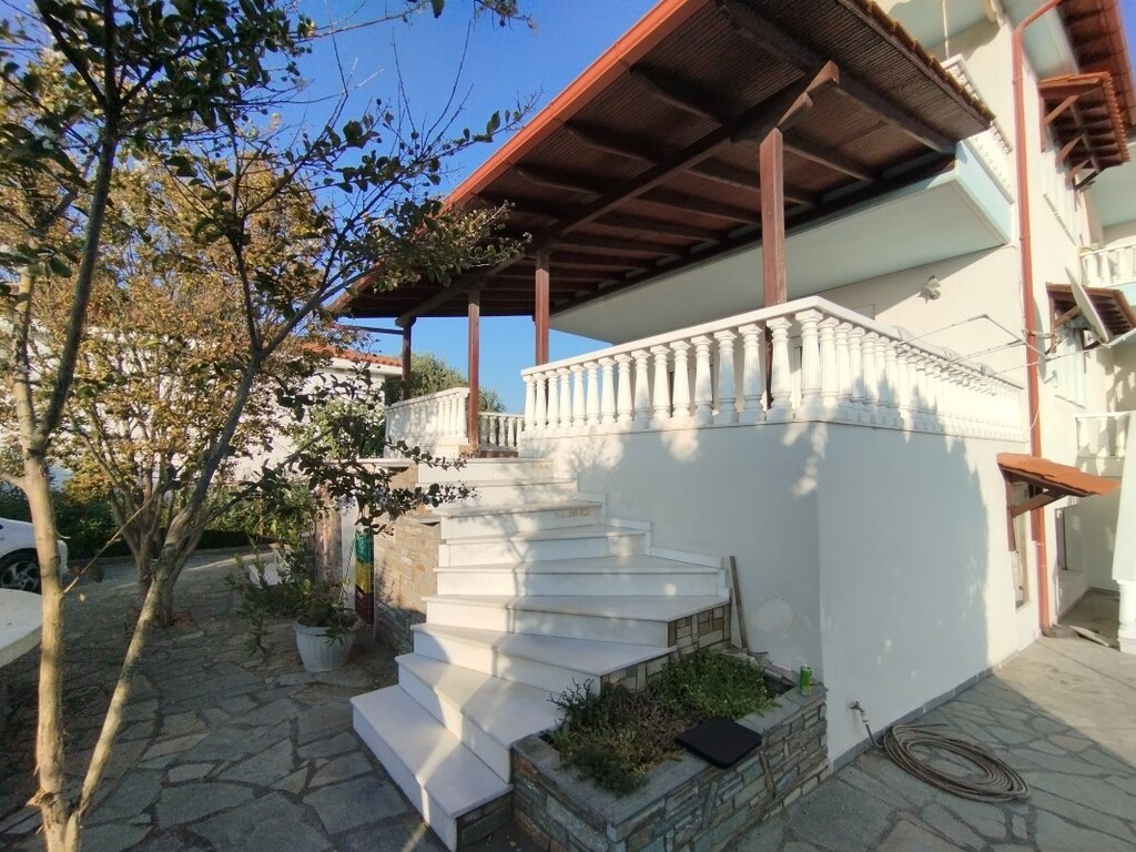 Μονοκατοικία 300 τ.μ. προς πώληση, Λιβαδάκιο