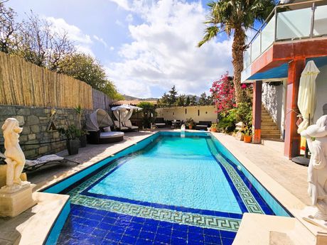 Villa 500sqm for sale-Gazi » Agia Pelagia