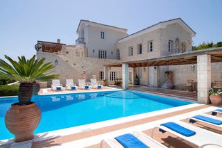 Βίλλα 1.200 τ.μ. για πώληση
