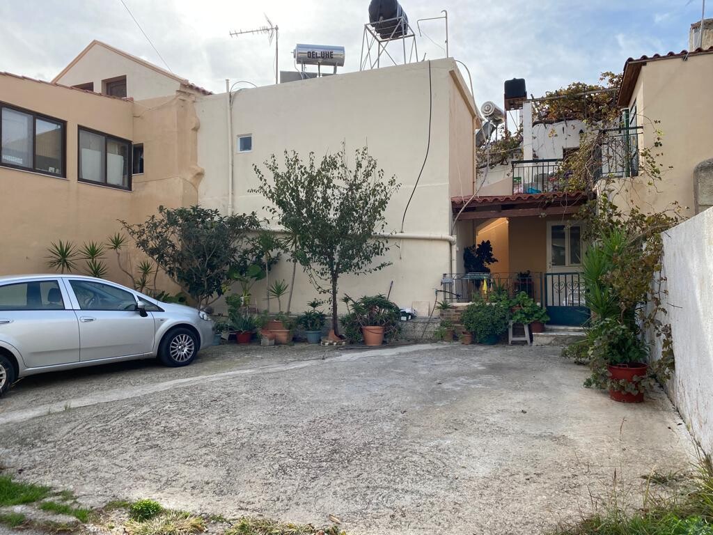 Κτίριο 200 τ.μ. προς πώληση, Σταλός