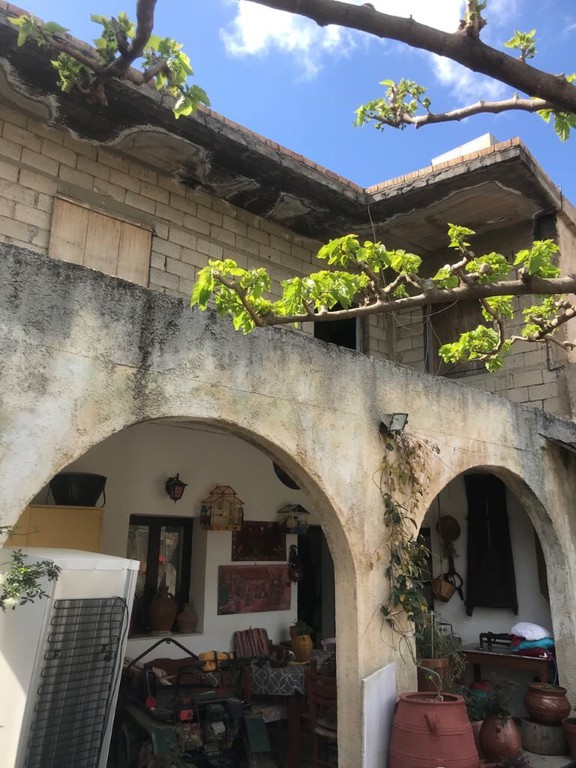 Μονοκατοικία 375 τ.μ. προς πώληση, Άγιες Παρασκιές