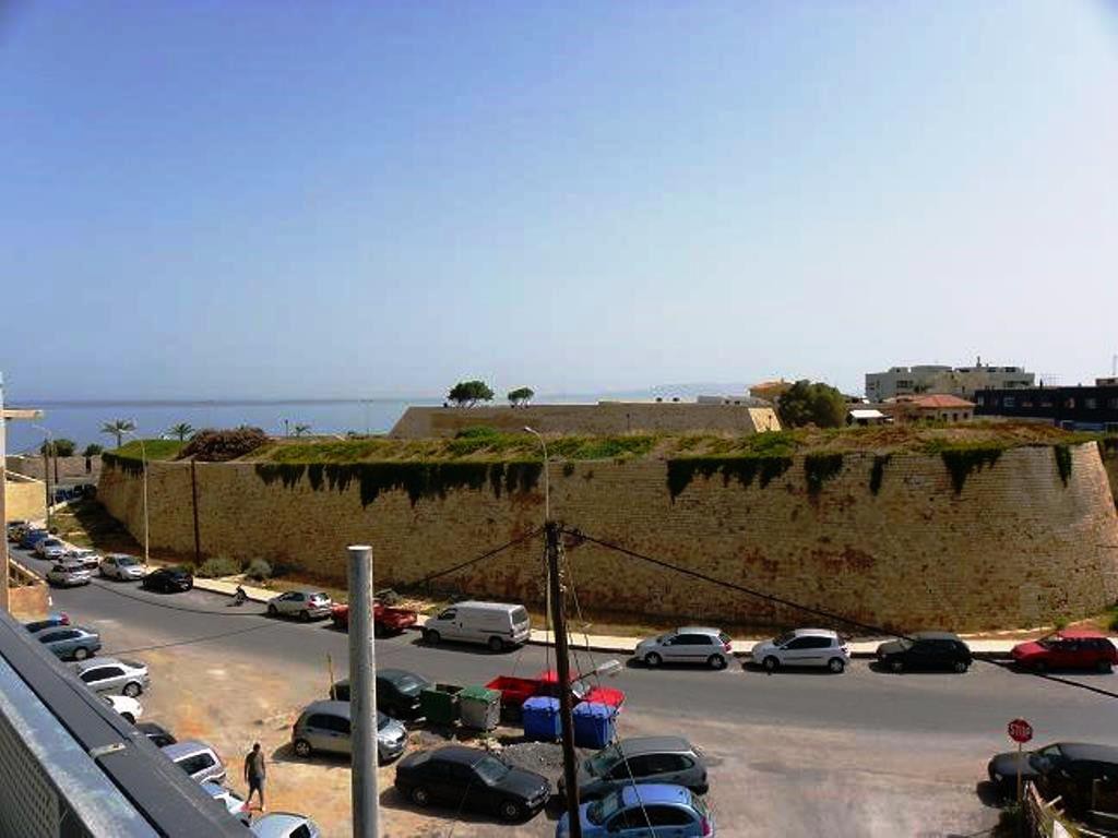 Επιχειρηματικό κτίριο 1.583 τ.μ. προς πώληση, Καμίνια Ηρακλείου