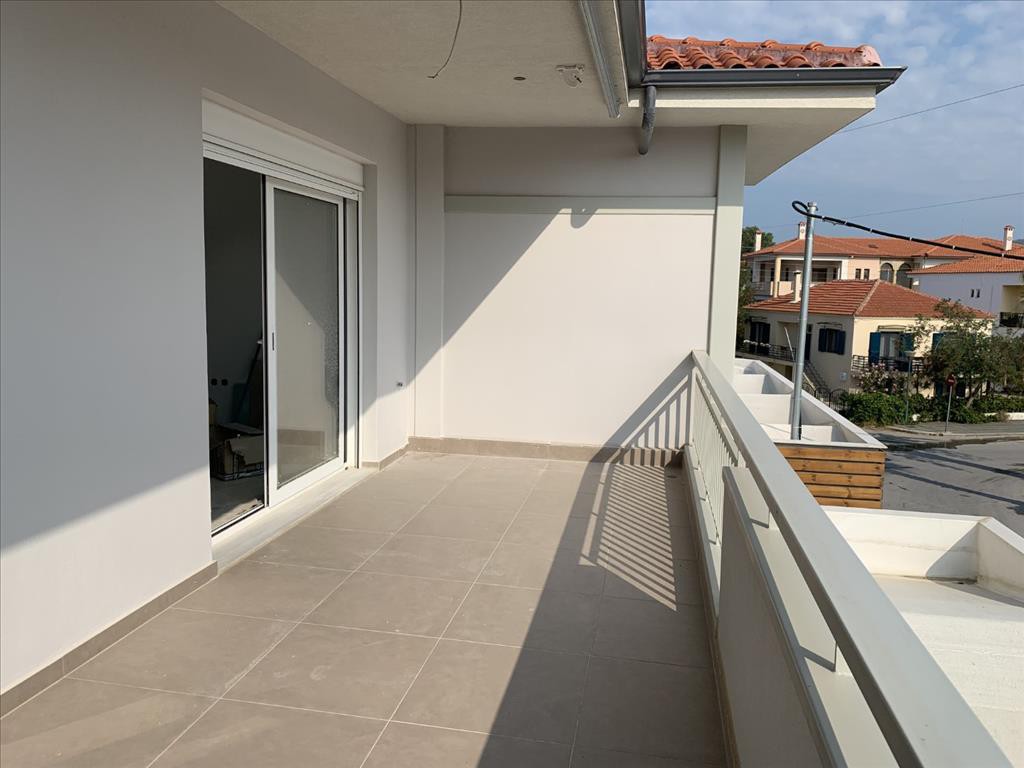 Επιχειρηματικό κτίριο 580 τ.μ. προς πώληση, Παραλία Νικήτης