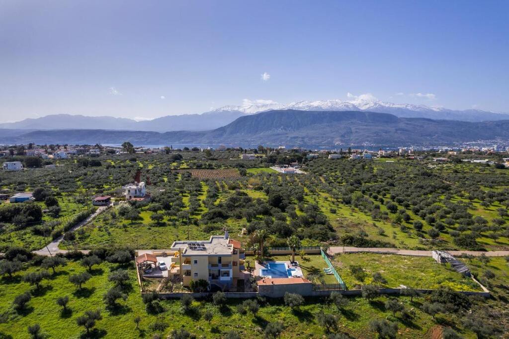 Επαγγελματικό 310 τ.μ. προς πώληση, Αρώνι