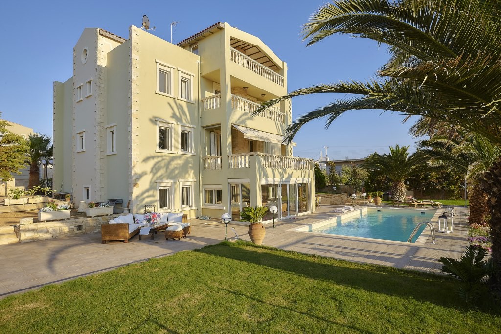 Βίλλα 590 τ.μ. πρός πώληση, Ν. Ηρακλείου, Γούβες