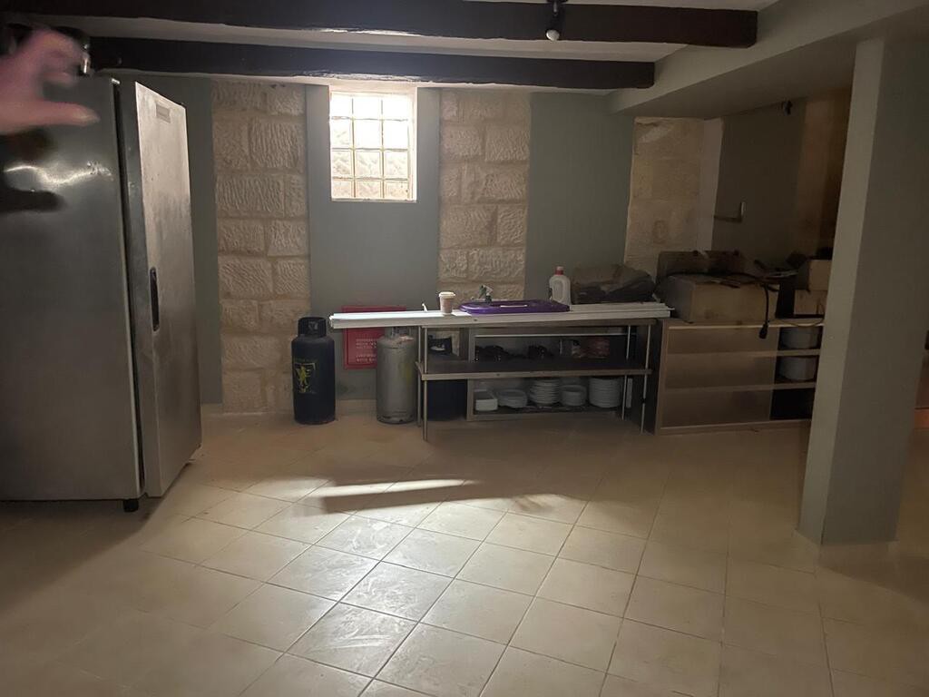 Επαγγελματικό 258 τ.μ. προς πώληση, Παχιανά