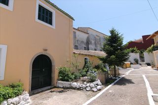Μονοκατοικία 300 τ.μ. για πώληση