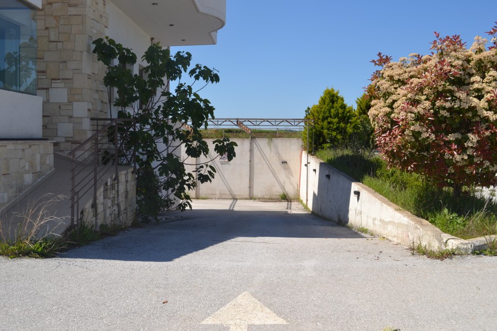 Επιχειρηματικό κτίριο 640 τ.μ. προς πώληση, Καλλιθέα Κασσάνδρας