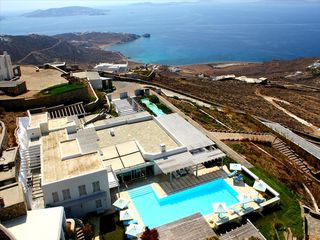 Βίλλα 1.035 τ.μ. για πώληση