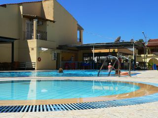 Ξενοδοχείο 400 τ.μ. για πώληση, Ν. Κέρκυρας, Κέρκυρα-thumb-4