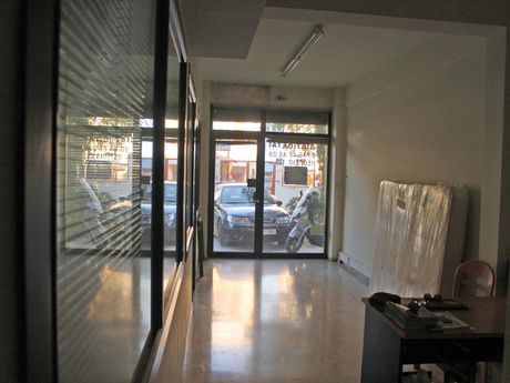 Business bulding 300sqm for sale-Kalamaria » Aretsou