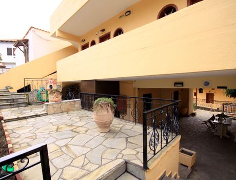 Hotel 350sqm for sale-Sithonia » Parthenonas