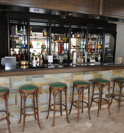 Ξενοδοχείο 1.500 τ.μ. προς πώληση, Καλύβες Πολυγύρου
