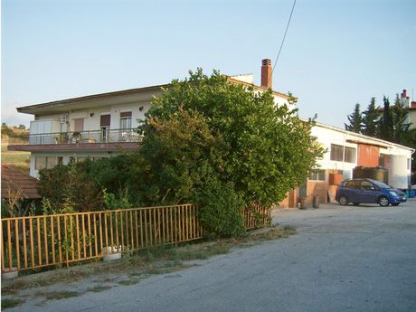 Building 1.008sqm for sale-Pefka » Delasal