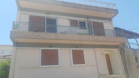 Building 121sqm for sale-Livadeia » Center