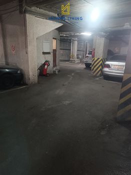 Parking 15τ.μ. για πώληση-Καλλιθέα