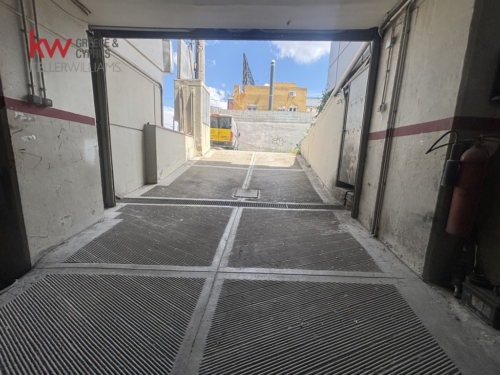 Κατάστημα 315 τ.μ. προς ενοικίαση, Γλυκά Νερά