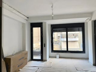 Διαμέρισμα 61 τ.μ. για πώληση, Πειραιάς, Αγία Σοφία-thumb-2