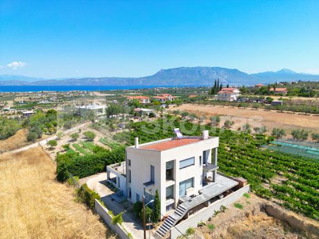 Μεζονέτα 213τ.μ. για πώληση-Κόρινθος
