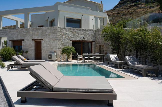Apartment 133 sqm for rent, Heraklion Prefecture, Gazi