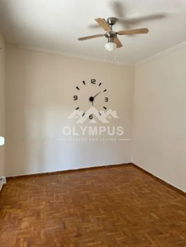 Studio 30sqm for rent-Papafi