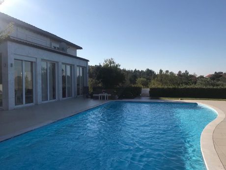 Βίλλα 380 τ.μ. πρός πώληση