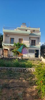 Συγκρότημα διαμερισμάτων 250 τ.μ. για πώληση