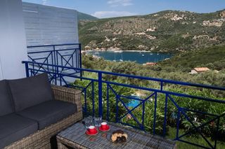 Συγκρότημα διαμερισμάτων 600 τ.μ. για πώληση, Ν. Λευκάδας, Λευκάδα-thumb-3