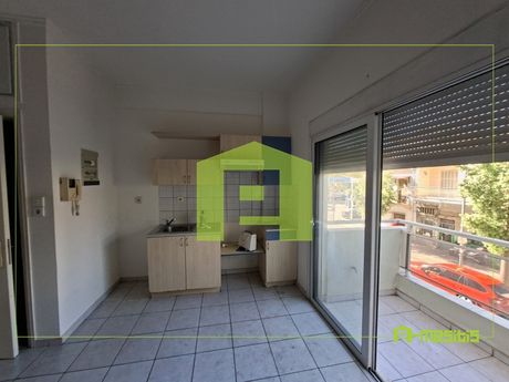 Studio 25sqm for rent-Patra » Marouda