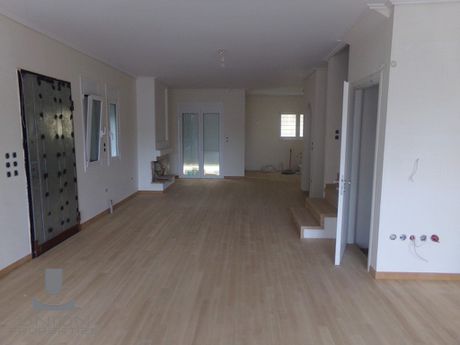 Maisonette 275sqm for rent-Agios Stefanos » Center