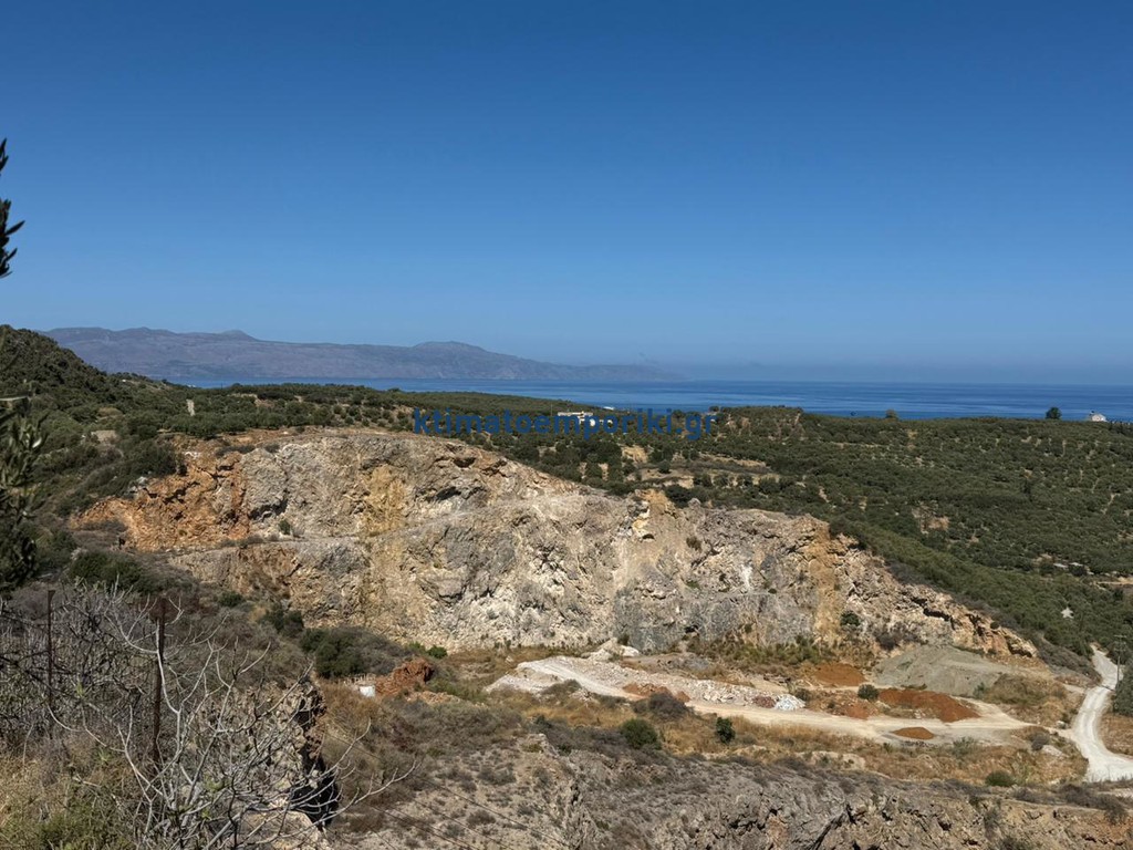 Οικόπεδο 8.011 τ.μ. προς πώληση, Αγία Μαρίνα Νέας Κυδωνίας