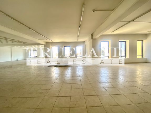 Επιχειρηματικό κτίριο 1.652,30 τ.μ. για πώληση, Πειραιάς, Καμίνια