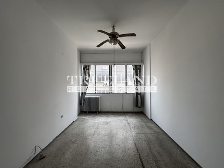 Γραφείο 26,5τ.μ. για πώληση-Πειραιάς - κέντρο