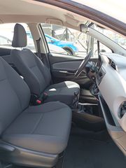Toyota Yaris 2018-thumb-5