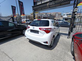 Toyota Yaris 2018-thumb-8