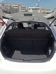 Toyota Yaris 2018-thumb-6