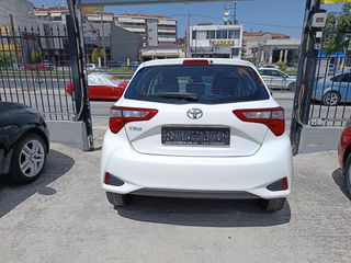 Toyota Yaris 2018-thumb-7
