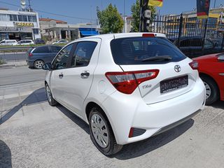 Toyota Yaris 2018-thumb-9