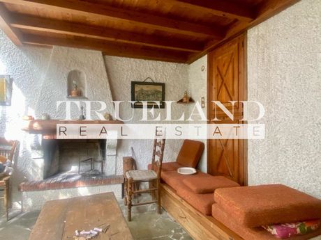 Land plot 980sqm for sale-Penteli