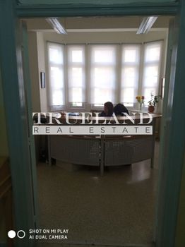 Επιχειρηματικό κτίριο 2.500τ.μ. για πώληση-Κέντρο