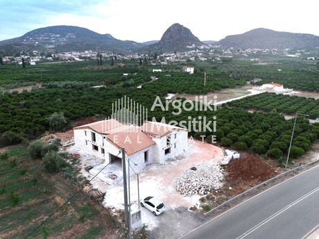Συγκρότημα διαμερισμάτων 290τ.μ. για πώληση-Ασίνη » Δρέπανο