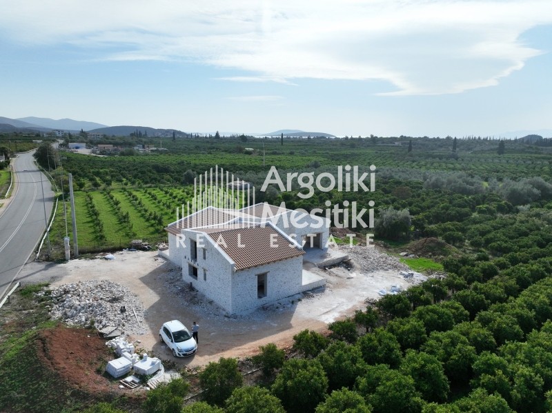 Συγκρότημα διαμερισμάτων 290 τ.μ. προς πώληση, Δρέπανο Ασίνης